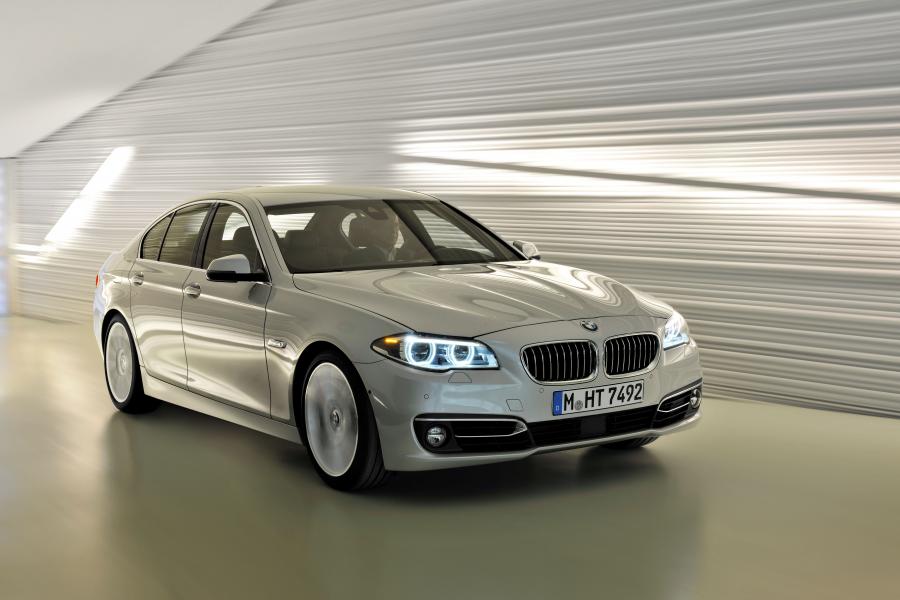  BMW 535i Sedan Luxury Line (F10) 2013 года  (фото 13 из 40)